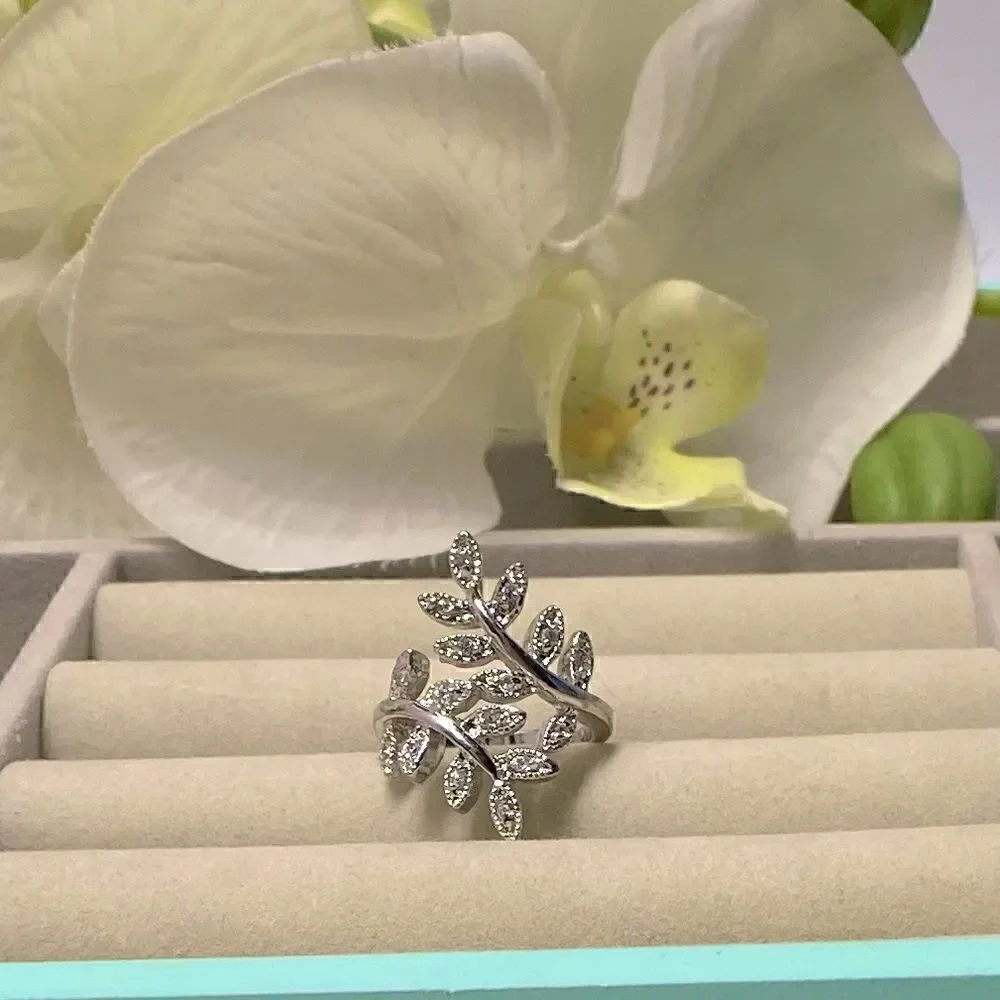 Cocktail Ring with Rhinestones